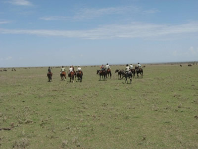 Onward across the plains. This was the long day. We rode about 10 hours, nobody was sore!